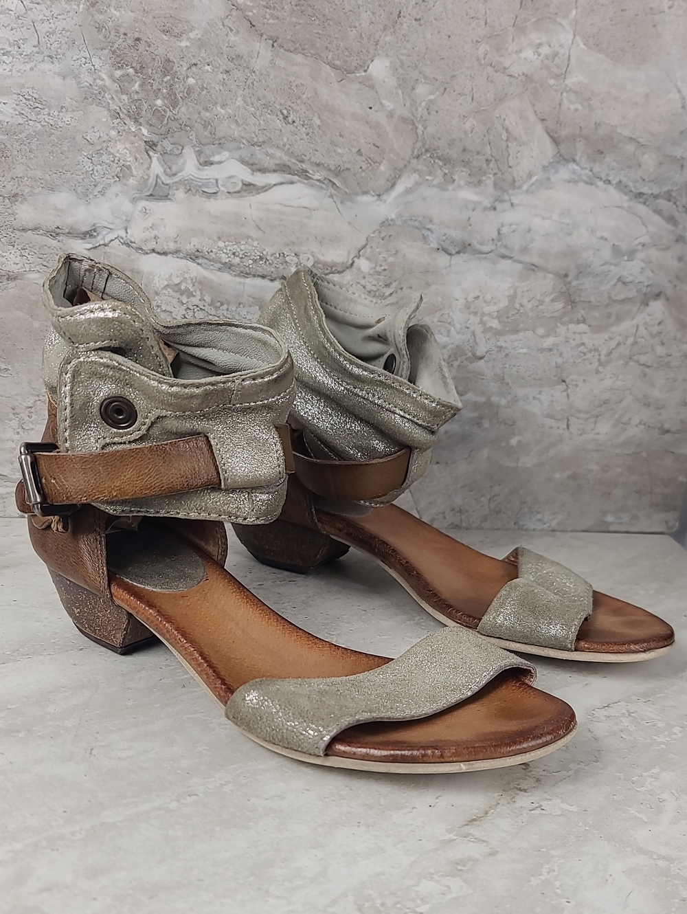 Miz Mooz CALI Distressed Metallic Silver Leather Ankle Wrap Strap Sandals 39 - Picture 6 of 16